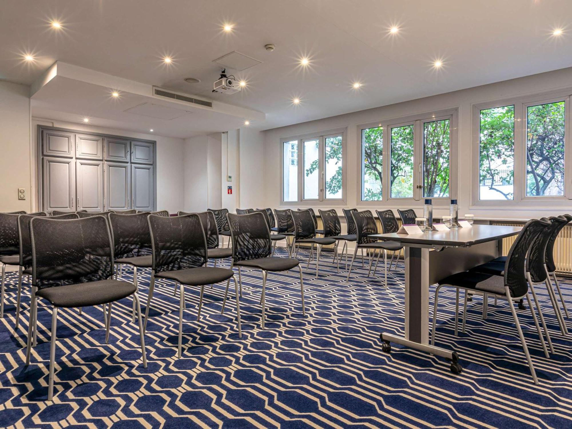 Mercure Paris Cloud Hippodrome Hotel